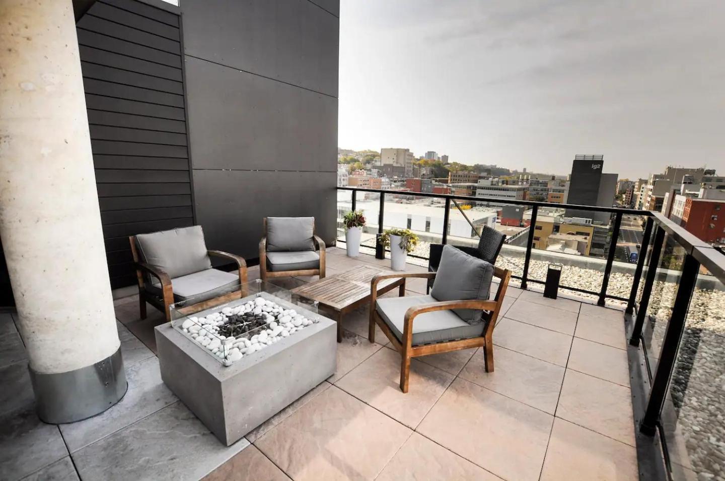 Quebec, Rustique Chic En Ville, Piscine Sur Le Toit Pour 2 A 6 Invites ภายนอก รูปภาพ